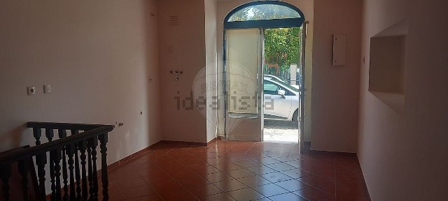 Belas, Centro de Belas - Quinta da Samaritana - Quinta da Fonteireira, Praça 5 de Outubro