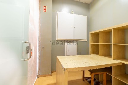 Arrendamento de espaço comercial na Rua de Entrecampos, 10