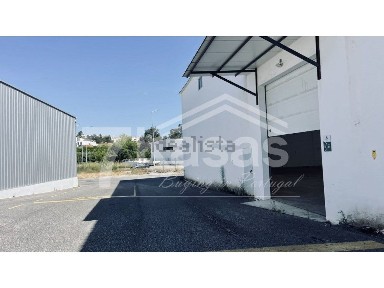 Arrendamento de armazém em Torres Vedras e Matacães