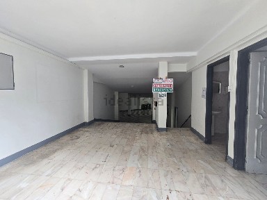 Arrendamento de armazém na Rua Marquês Soveral