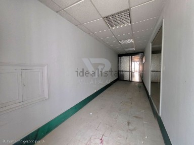 Arrendamento de espaço comercial na Rua 4 de Infantaria