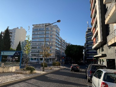 Arrendamento de espaço comercial na Avenida Marquês de Tomar, 12