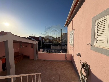 Arrendamento de andar de moradia na Vila Nogueira de Azeitão