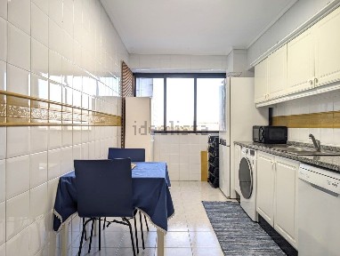 Arrendamento de apartamento T1 na Rua Doutor Mário Sacramento, 181