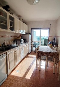 Arrendamento de apartamento T2 na Avenida João Corte Real, 111