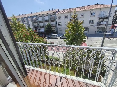 Arrendamento de apartamento T3 na Avenida 25 de Abril