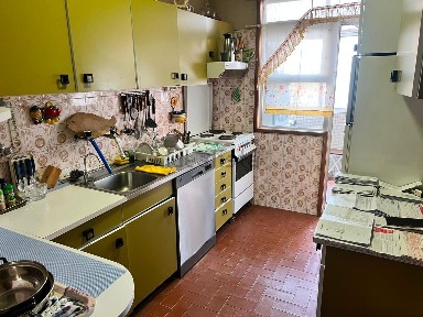 Apartamento T4 à venda na Rua da Constituição s/n