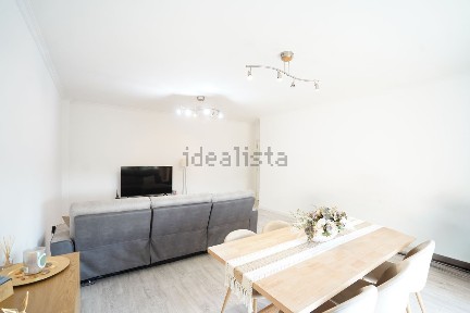 Apartamento T2 à venda na Rua Casa de Bragança, 667