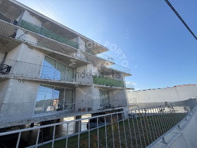 Apartamento T1 à venda na Rua Jardim, 874
