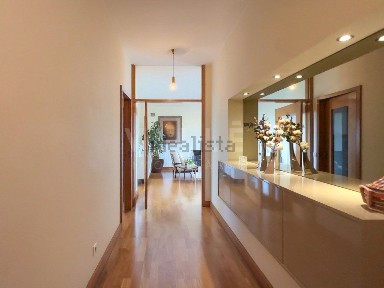 Apartamento T3 à venda na Rua Pintor César Abbot