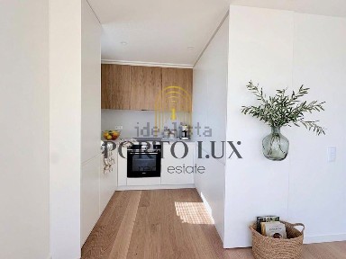 Apartamento T1 à venda na Alameda Jardins da Arrábida, 99