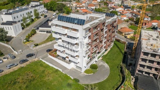 Apartamento T3 à venda na Rua Albino da Costa Reis, 61