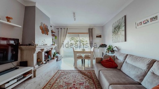 Apartamento T2 à venda na Rua Arnaldo José de Sousa