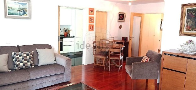 Apartamento T2 à venda na Rua de Nossa Senhora de Fátima