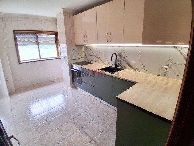 Apartamento T3 à venda em Baguim do Monte