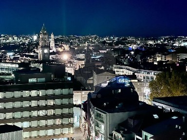 Apartamento T6 à venda na Rua de Gonçalo Cristóvão