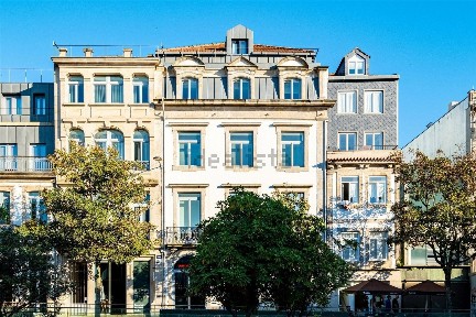 Apartamento T1 à venda na Praça de Carlos Alberto, 88