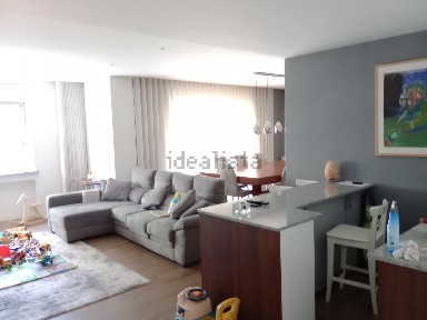 Apartamento T4 à venda na Rua de Damião de Góis, 374