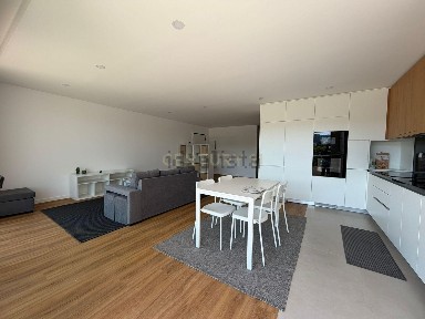 Apartamento T3 à venda na Rua das Piscinas Municipais, 81