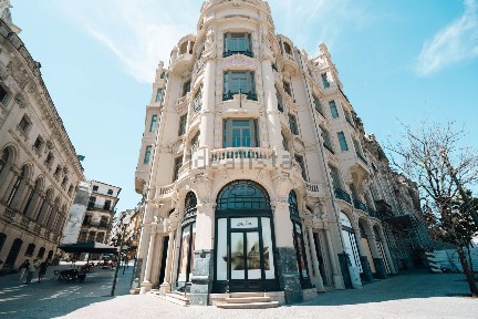 Apartamento T1 à venda na Avenida dos Aliados