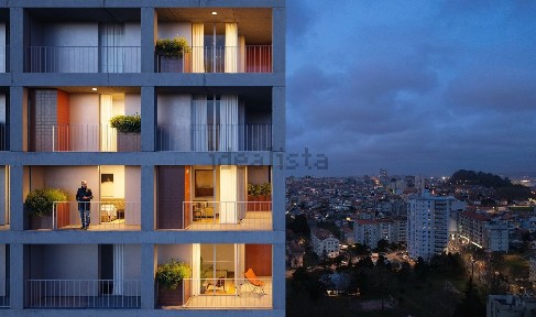 Apartamento T0 à venda na Avenida Fernão Magalhães, 127