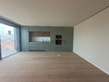 Apartamento T1 à venda na Rua Lavouras
