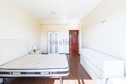 Apartamento T2 à venda na Rua Professor Duarte Leite, 41