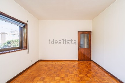 Apartamento T3 à venda na Rua de Costa Cabral, 2617