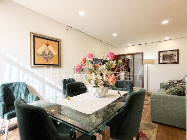 Apartamento T3 à venda na Rua Nova do Seixo