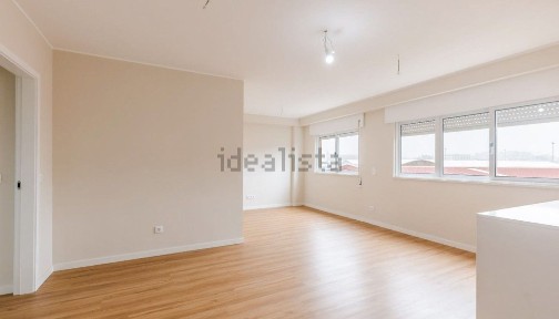 Apartamento T4 à venda na Viso - Zona Industrial