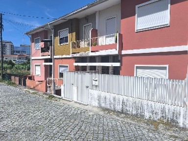 Apartamento T2 à venda na Rua Lameiro, 270