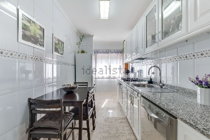 Apartamento T2 à venda na Rua Nova dos Moutidos