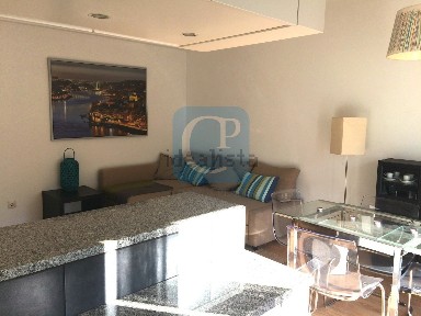 Apartamento T1 à venda na Avenida Serpa Pinto, 679