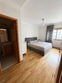 Apartamento T2 à venda na Rua Companhia dos Caolinos s/n