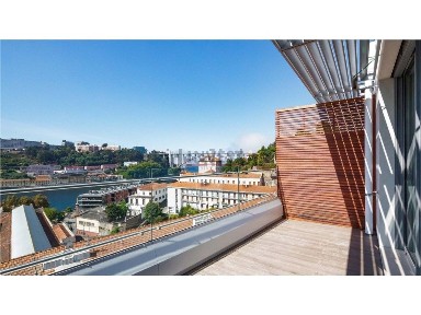 Apartamento T3 à venda no Campo Alegre