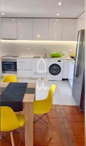 Apartamento T5 à venda no Campo 24 de Agosto