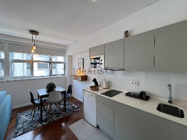 Apartamento T0 à venda na Rua do Bolhão, 37