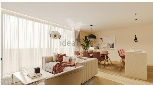 Apartamento T2 à venda nas Antas - Praça Velásquez