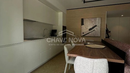 Apartamento T2 à venda na Rua de Campolide