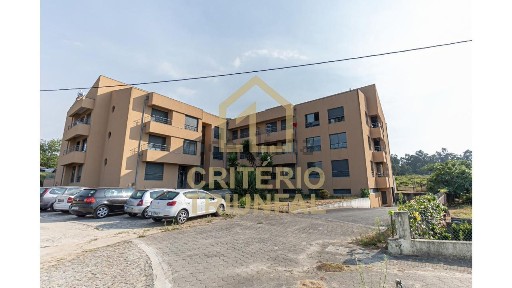Apartamento T2 à venda em Paredes