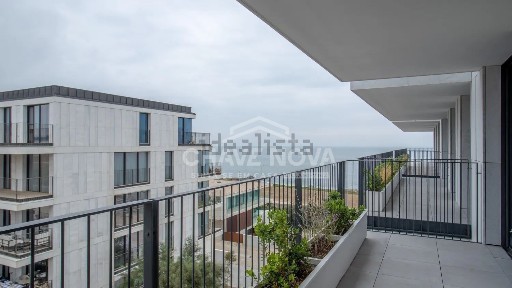 Apartamento T2 à venda na Rua Adosinda de Jesus Anes
