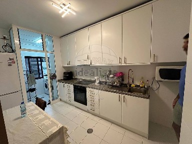 Apartamento T3 à venda na Rua Pedras Salgadas