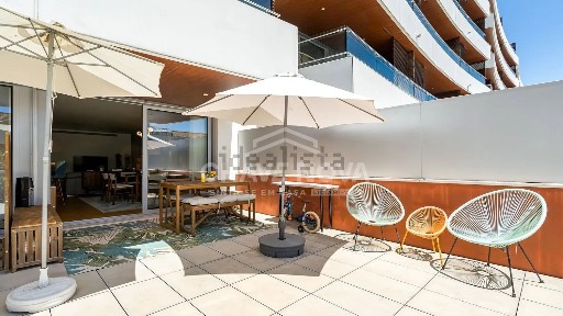 Apartamento T4 à venda na Rua de Dom Pedro V