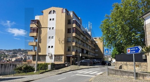 Apartamento T2 à venda em Amarante (São Gonçalo) - Madalena - Cepelos - Gatão