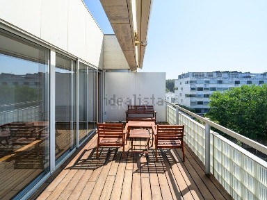 Apartamento T3 à venda na Rua Mariano de Carvalho