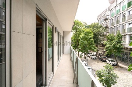 Apartamento T3 à venda na Rua do Duque da Terceira, 412