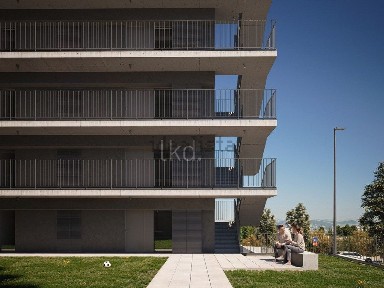 Apartamento T1 à venda na Rua Colectividades