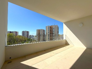 Apartamento T1 à venda em Requesende