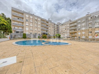 Apartamento T1 à venda na Rua Alto da Serra, 99