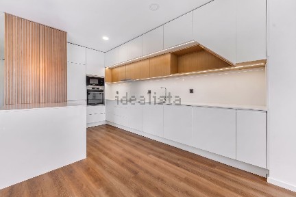 Apartamento T2 à venda na Rua Carvalheiras